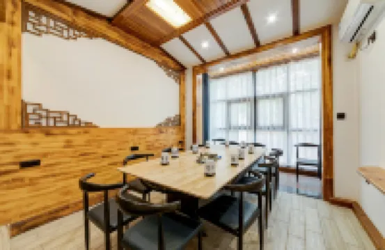 Floral Hotel· Huayin Qingping Villa Hotel