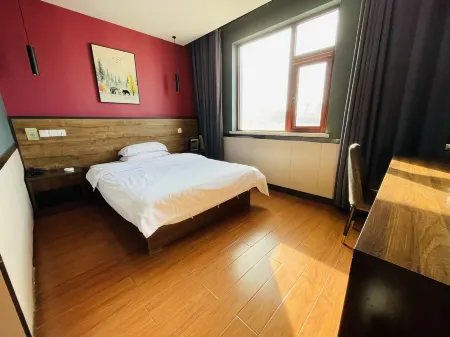 Xinyu Hotel (Shenqiu High-Speed Rail North Station) Отели рядом со станцией Shenqiubei Railway Station