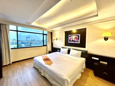 Grand Phranakhon Hotel Hoteles en Uthai