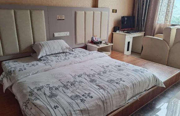 金平鑫怡網絡休閑酒店