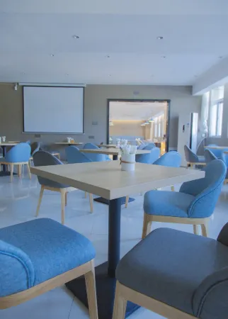 Homeinn Hotel At Guangrao Dongying king town government store Отели рядом с достопримечательностью «Dongying Red Liuji Tourist Area»