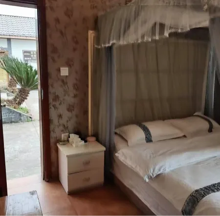 Zigong Yinghua Hotel Отели рядом со станцией Zigong Railway Station