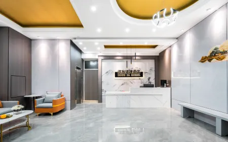Hung Fat Express Hotel (Erhai Lake Park Hotel, Dali high-speed railway station)