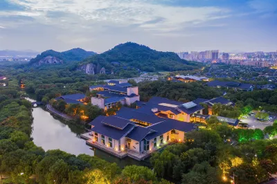 Mirror Lake Hotel Hotels near Keqiao Ancient Town