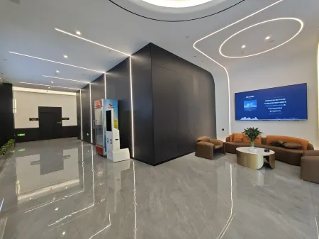 Cloud E-sports Art Hotel