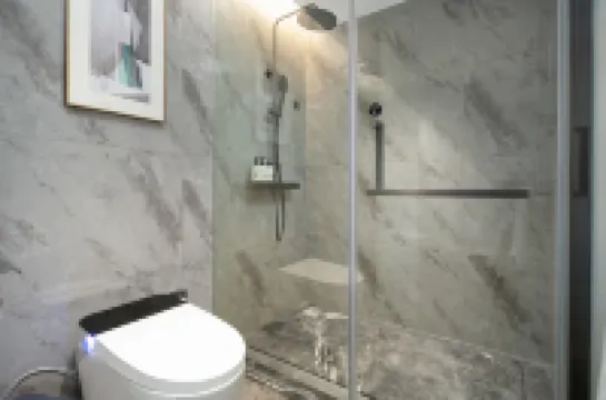 Yizhi Hotel (Guangzhou Shangxiajiu Pedestrian Street Rainbow Bridge Metro Station Branch)