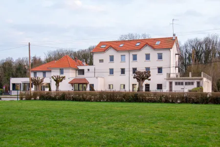 Domaine de la Coudraye Отели в г. Эпегар