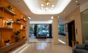 Kana Business Hotel (Zhanjiang Haitian Park Yingzhan Holiday Plaza)