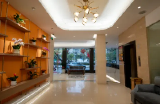 Kana Business Hotel (Zhanjiang Haitian Park Yingzhan Holiday Plaza)