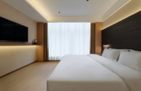 Qianshan Heyue Hotel (Anshun Ancient City Historical and Cultural District Nanma Square)