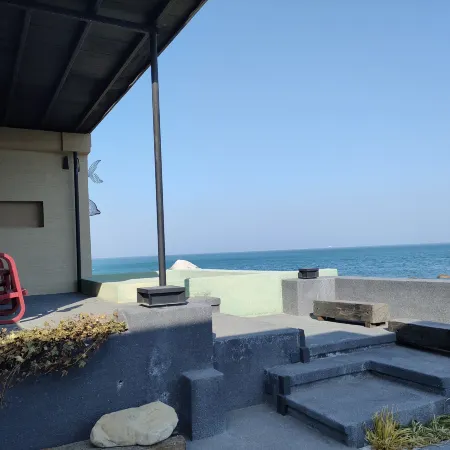 Chuyue retro light luxury space first-line sea view vacation arts