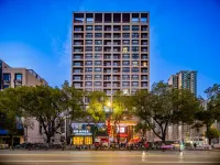Jiujiang Hongyun Hotel (Shili Old Street Wanda Plaza) Hotels in Jiujiang University Business Circle