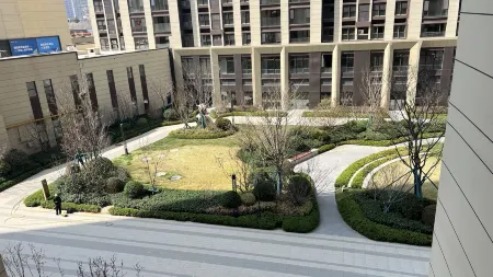 Eiffel Homestay (Vientiane Mansion) Отели рядом с достопримечательностью «Wenjing College Yantai University»