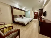 Super 8 Hotel (Qitai Tuanjie South Road Branch) Hotels in Qitai