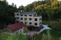 Huoshan Xiuling Mountain Residence Hotels near Tongluozhai