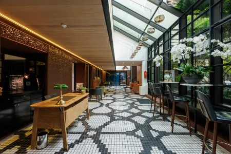 Novotel Paris les Halles Отели рядом с достопримечательностью «Сад Отель де Сан»