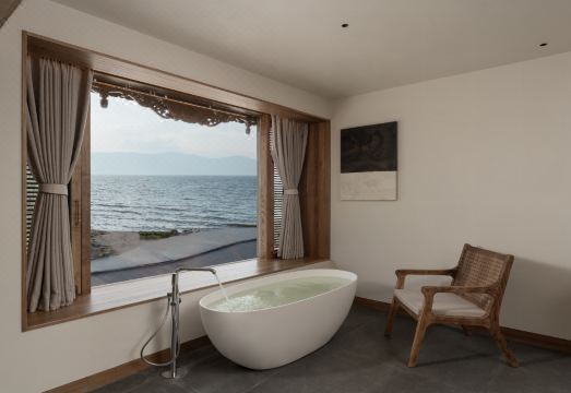 S Bay Hotel Exterior