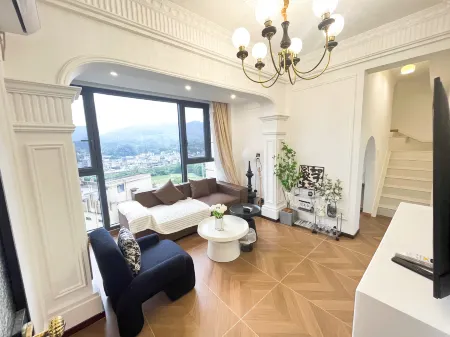 one wood homestay Отели в г. Личуань