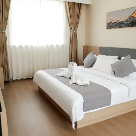 Snow Mountain Wake Up Vacation Apartment