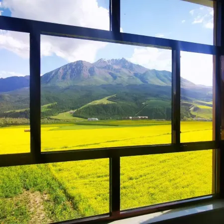 Qilian Shengfeng View Villa