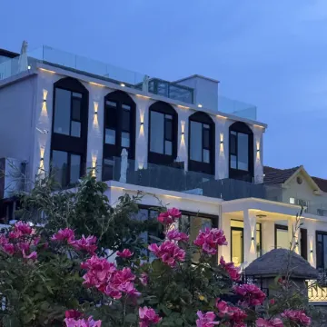 Muqing Senyu · Light Luxury Seaview Hot Spring Homestay