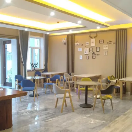 Floral Hotel· Qilian Xiaozhu Hotel (Zhangye Danxia)