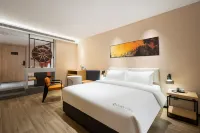 Shijie E-sports Hotel (Chongqing Liangjiang Xingfu Square)