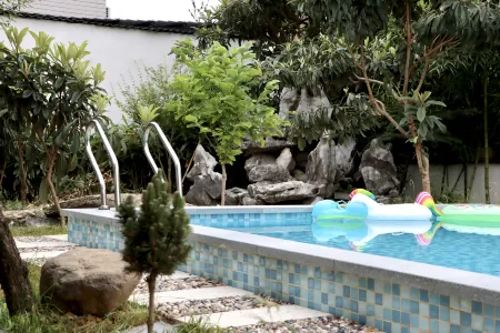 Tonglu Wuyechuan Homestay (Three Kingdoms Adventure Rafting) Отели рядом с достопримечательностью «Dipucun»