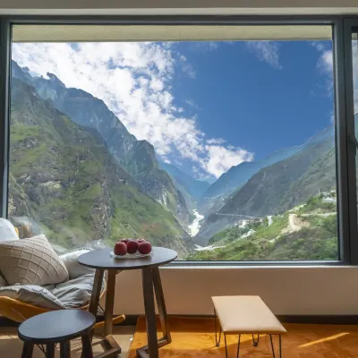 Tiger Roar · Yunbo Jinsha | Snow Mountain Mountain Craftsmen Design Canyon Beauty Stay โรงแรมใกล้ส่วนกลางช่องเขาเสือกระโจน  แชงกรีลายูนนาน