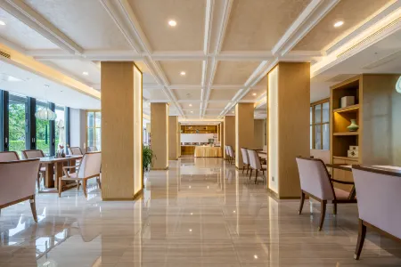 Rezen Liuzhouhui Hotel (Gaochun Laizhuzhou Park) Отели рядом с достопримечательностью «Gaochun Old Street»