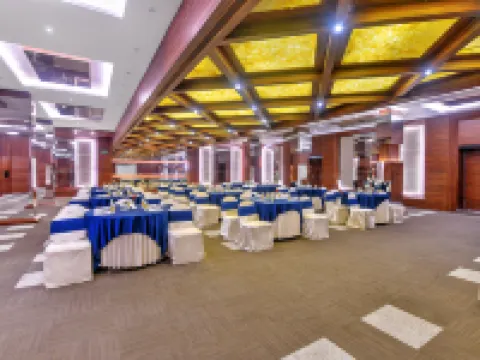 Celebrity Resort Hotels in Secunderabad