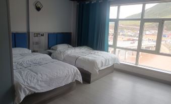 Zadoi Xueshan Business Hotel