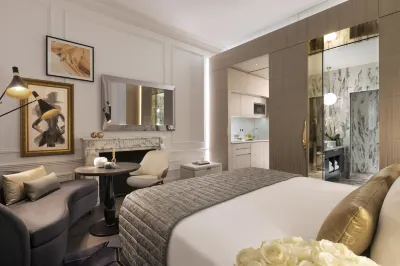 La Clef Champs-Élysées Paris by The Crest Collection Hotel in zona Ban Aromdee