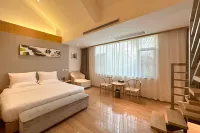 Lvbao Lezhi Hot Spring Hotel Hotels near Mile "Dongfeng Yun" Town - Viewing Platform