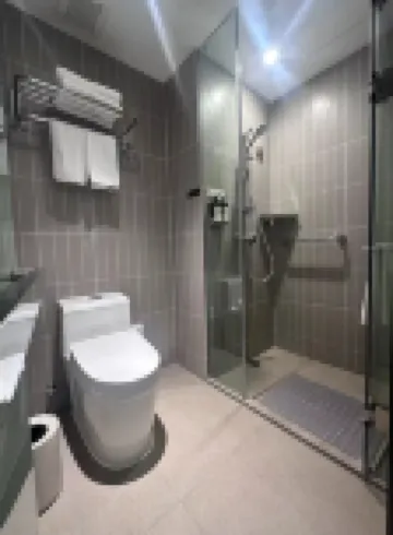 ジンジャン イン(武漢江漢路地下鉄駅江灘歩行街)