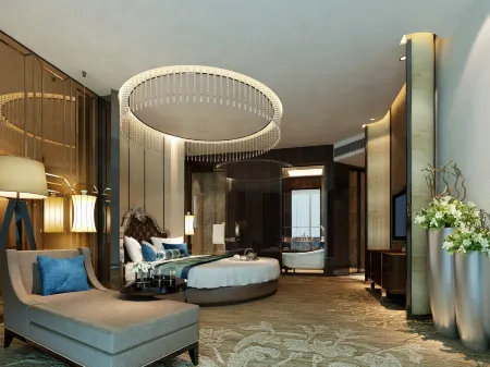 Royal Garden Hotel Отели рядом с достопримечательностью «Tansitong Former Residence»