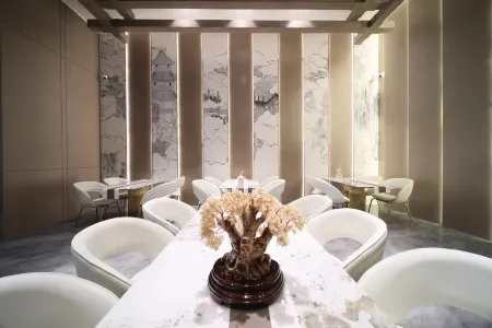 Jin Yi Hotel (Guiyang High speed Railway North Station Branch) Отели рядом с достопримечательностью «Guizhou Agricultural Vocational College»