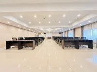 Homeinn Ease (Holingol Railway Station Chuangye Road) - parcheggio
