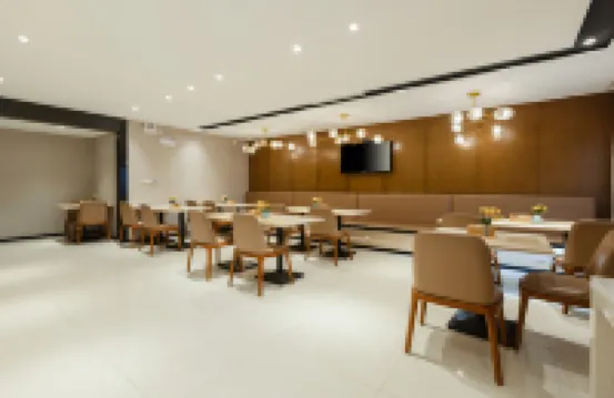 Borrman Hotel (Yulin High-Speed Railway Station Nanxing Square)