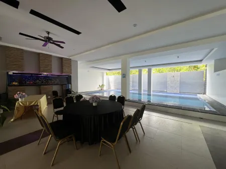 Dreamweavers Hotel by RedDoorz