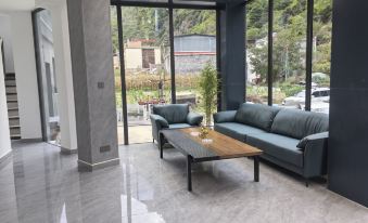 Lixian Bipeng Valley Yulan Huating Hotel