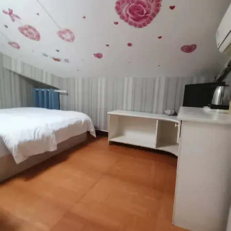 Yancheng Xinyue Theme Hotel (Jiangsu Vocational College of Medicine Kangleyuan Branch)