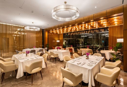 The Biltmore Hotel Villas의 럭셔리한 실내 모습