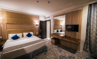 Ebreez Grand Hotel