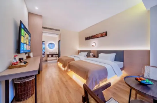 Xi'an Terracotta Warriors and Horses Station Hotels near Hongmen Banquet Ruins