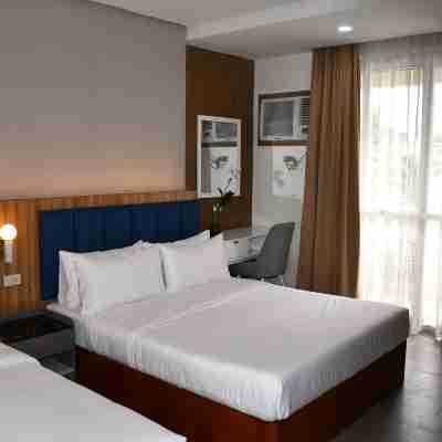 Coast Wise Hotel Dumaguete Rooms