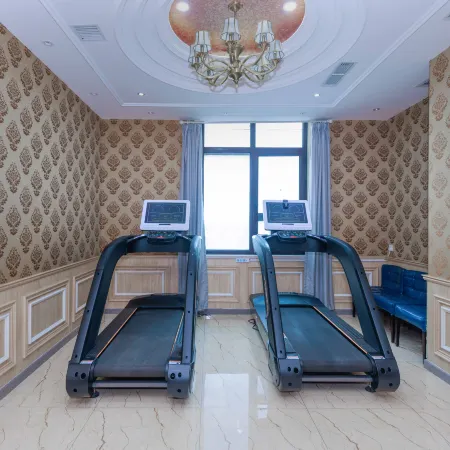 XiHe Hotel (Dalian Railway Station Zhongshan Plaza Store)
