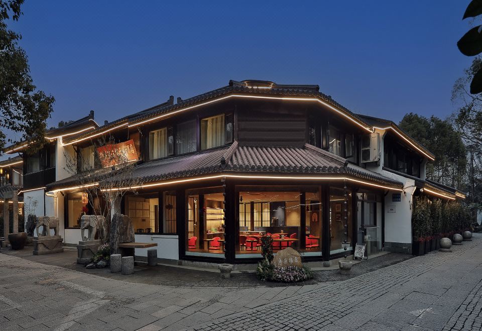 3. 플로럴 호텔· ..