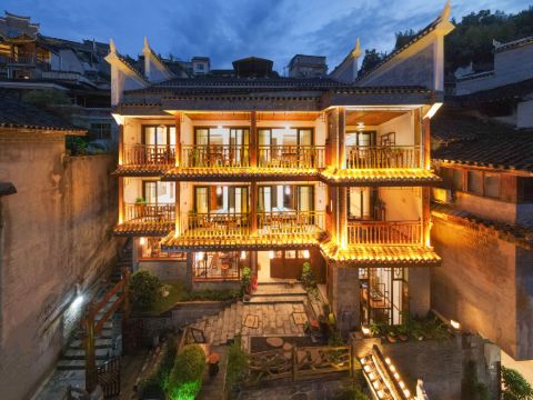 Phoenix Tea Words Listening to Rain River View Homestay (Phoenix Scenic Area Nanhuaqiao Branch)