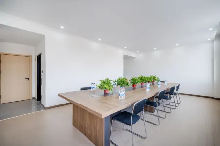 Yichen Hotel Отели рядом с достопримечательностью «Lanzhou Institute of Information Technology»